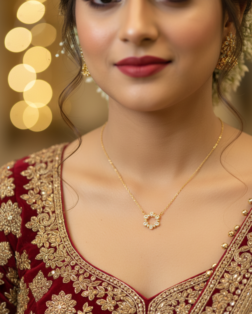 Dainty Halo Necklace