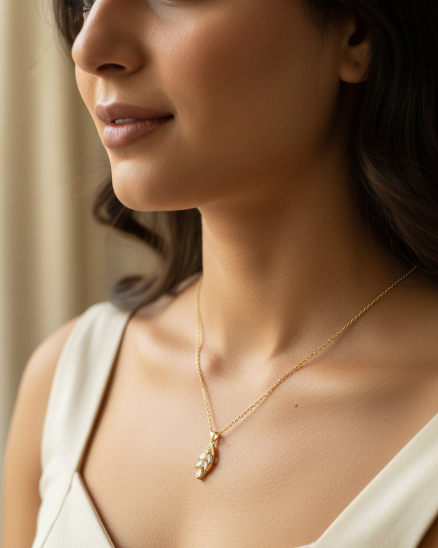 Dainty Leaf Pendant